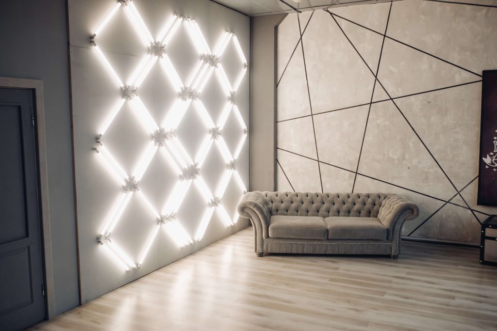 Statement Walls with Wallpaper or Panelling